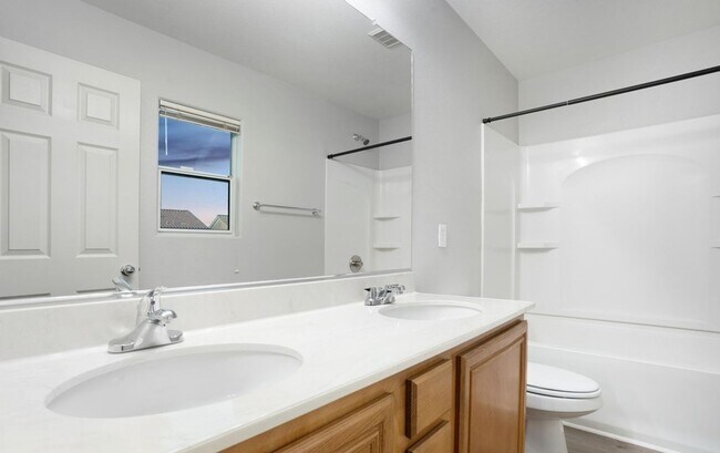 Building Photo - 541 Warminster Ave