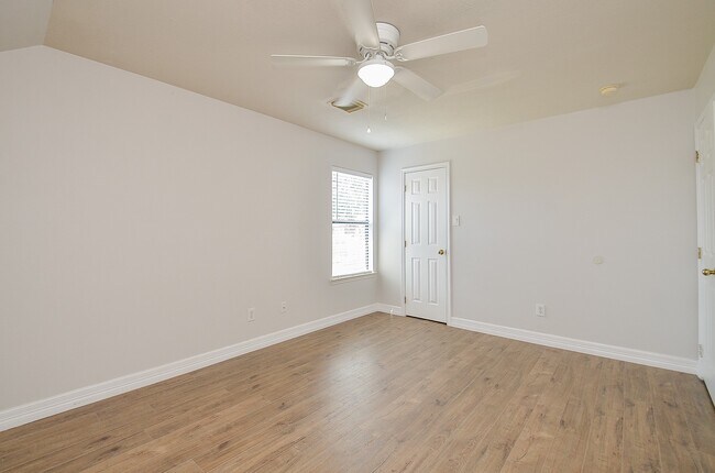 Building Photo - 21026 Bent Lake Dr