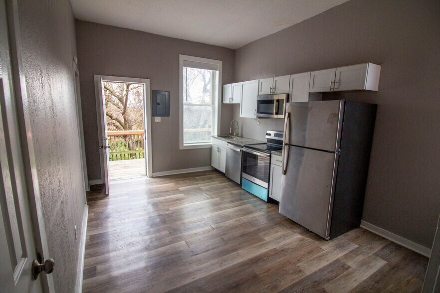 Building Photo - 1930 Winnebago St