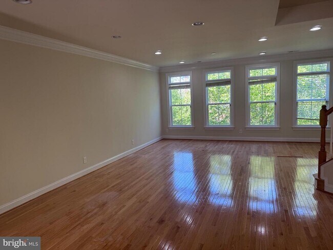 Building Photo - 3083 Waterloo Ln