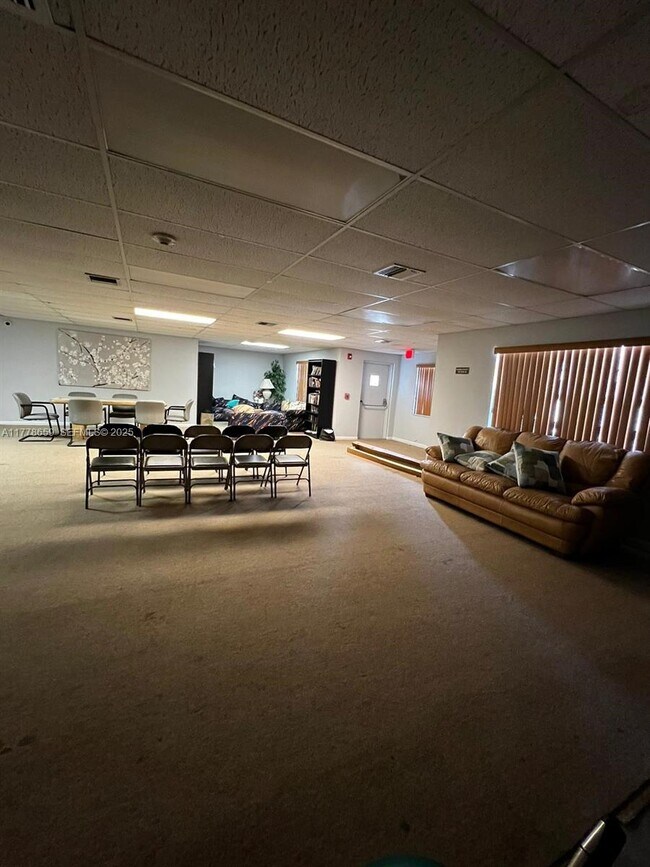 Building Photo - 1301 NE 7th St