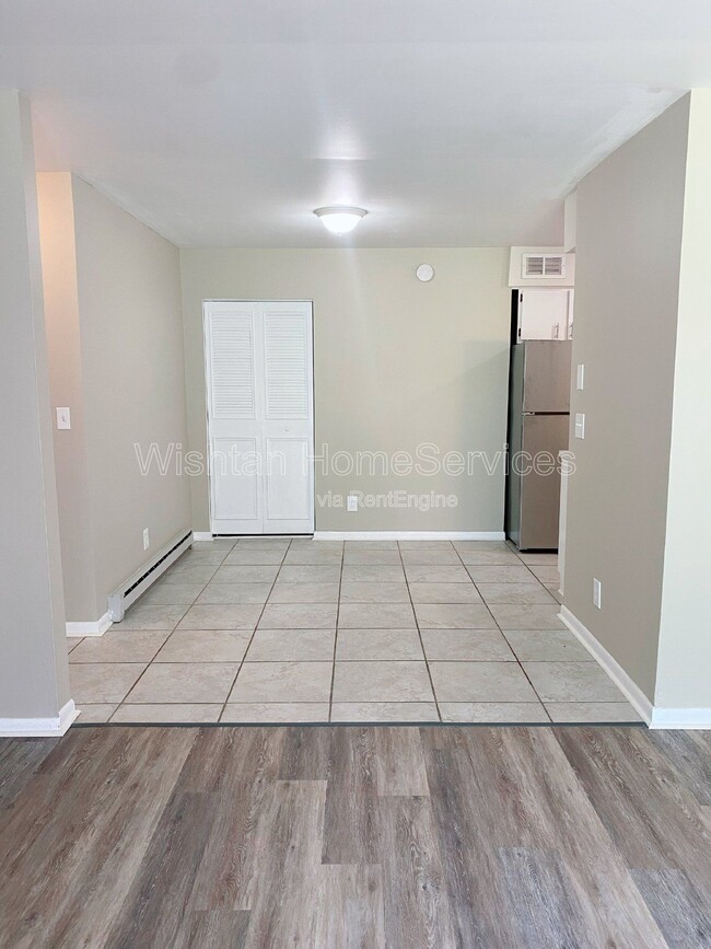 Building Photo - 202 Charleston Blvd