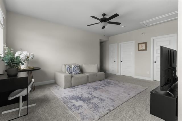 Building Photo - 711 Prairie Falcon Dr