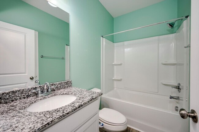 Building Photo - Beautiful 5 Bedroom Home For Rent