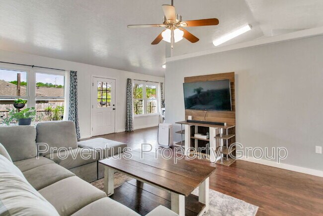 Building Photo - 3661 London Rd