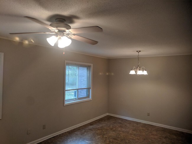Building Photo - 3807 Pembrook Ct