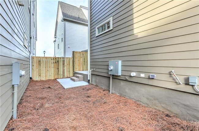 Building Photo - 1007 Fendley St