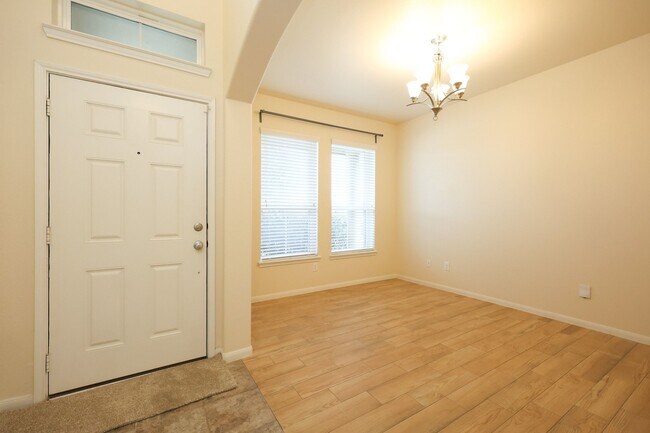 Building Photo - 4155 Falvel Cove Dr