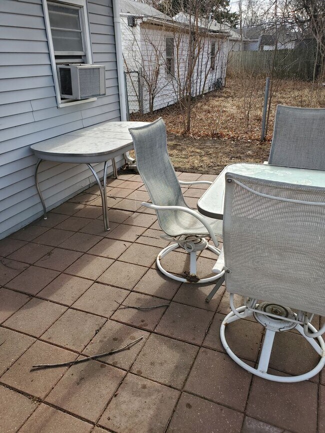 Building Photo - Immaculate 3BR home near parks and trails, eateries and quick highway access