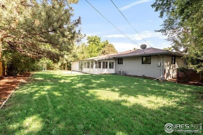 Building Photo - 2025 Grape Ave