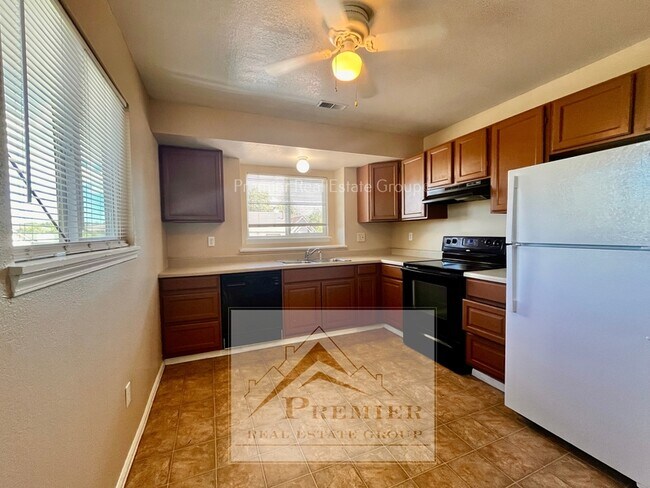 Building Photo - 1160 Mazatlan Cir