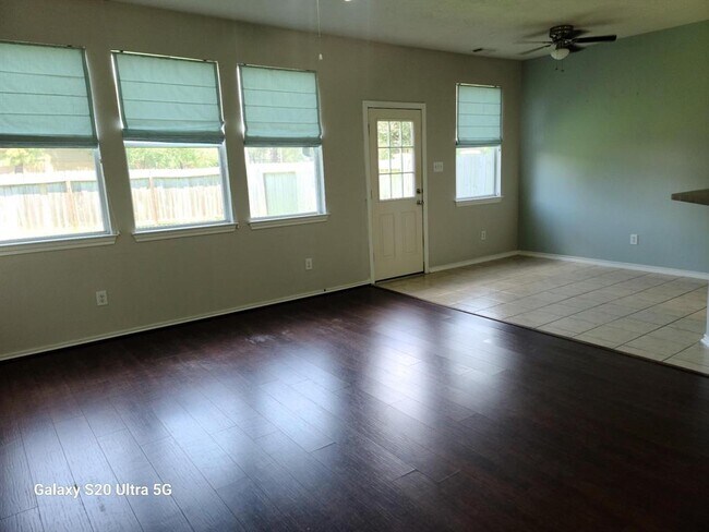 Building Photo - 17138 Oakwood Chase Dr