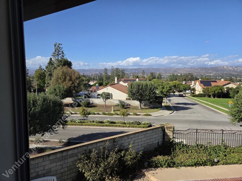 Building Photo - 725 Azure Hills Dr