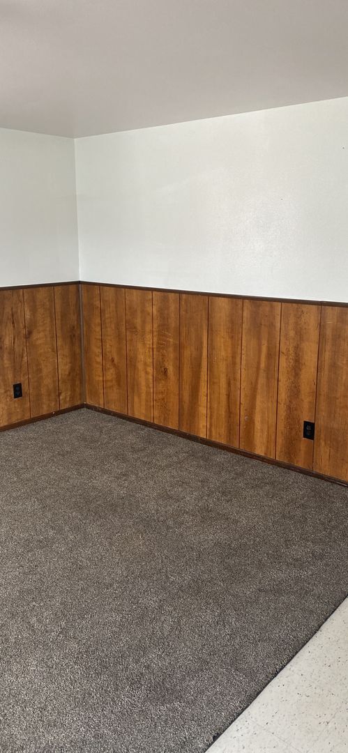 Building Photo - 1406 Saiz Ln