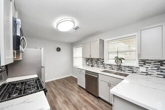 Building Photo - 3111 Tanglebriar Dr