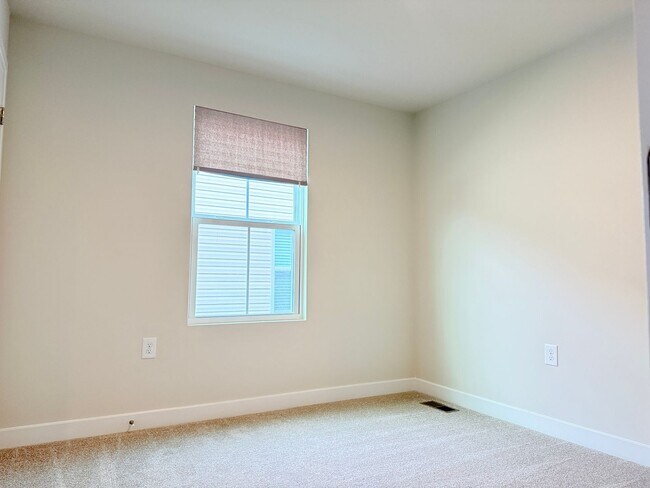 Building Photo - Beautiful New 3BR Milford Home – Community Pool, Gym & Prime Location!