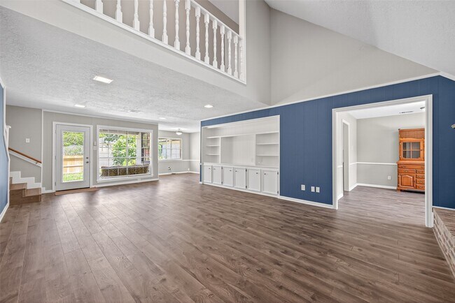 Building Photo - 105 Glenmora Ct