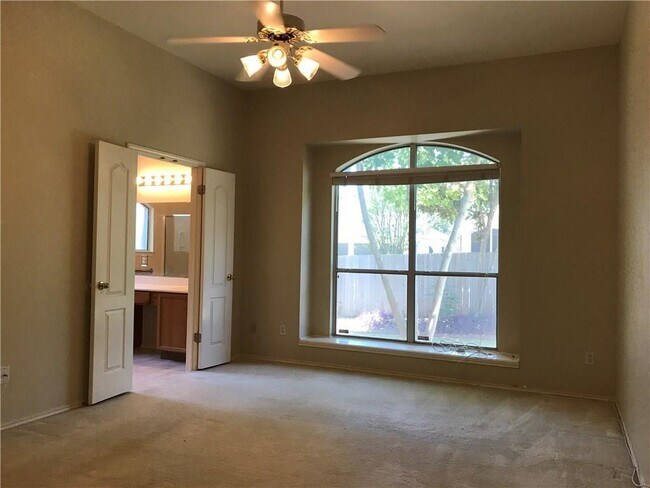 Building Photo - 10309 Broomflower Dr