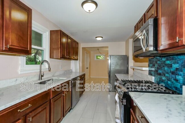 Building Photo - 5103 Edenshire Ave