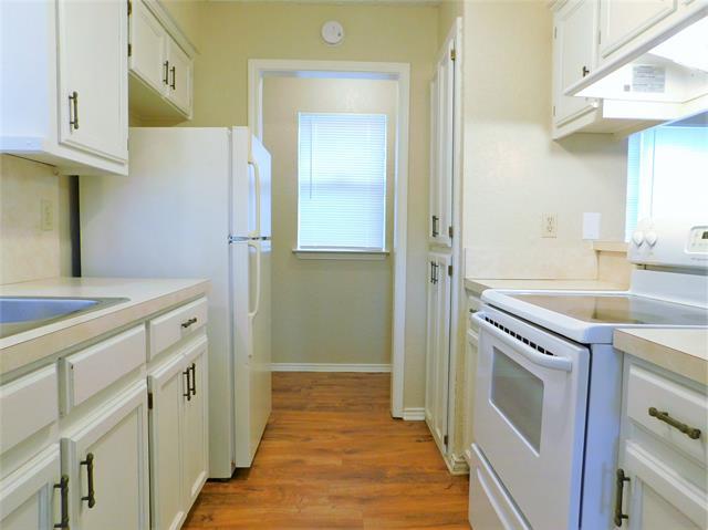 Building Photo - 2212 Bolivar St