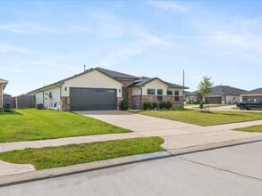 Building Photo - 1702 Maclane Ct