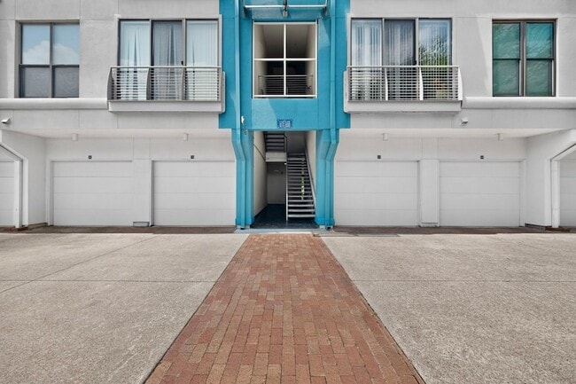 Building Photo - 4414 Cedar Springs Rd