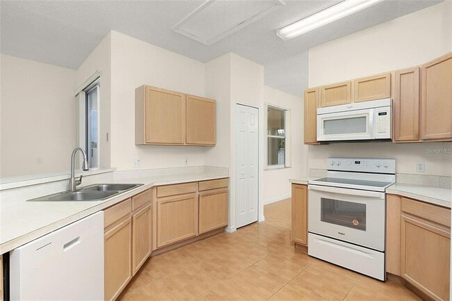 Building Photo - 411 Tamarind Parke Ln