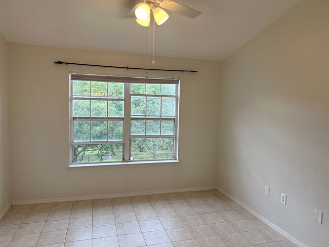 Building Photo - 2 BED APT. WITH COMMUNITY POOL/HOT TUB NEA...