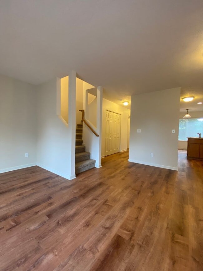 Building Photo - 3937 NE 149th Ave