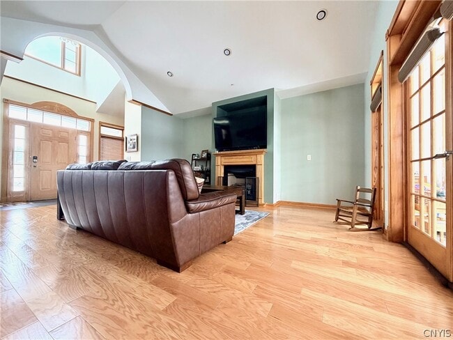 Building Photo - 1018 W State Rd