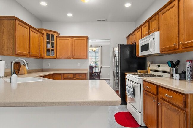 Building Photo - 49 Humphreys Dr