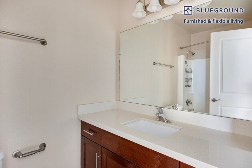 Building Photo - 28124 Peacock Ridge Dr