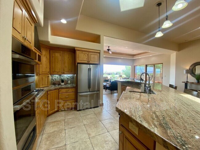 Building Photo - 2336 2336 W Entrada Trail