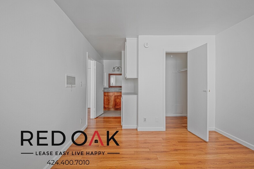 Building Photo - 5624 Fair Ave