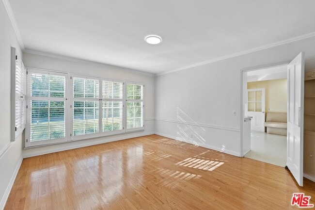 Building Photo - 17117 Weddington St