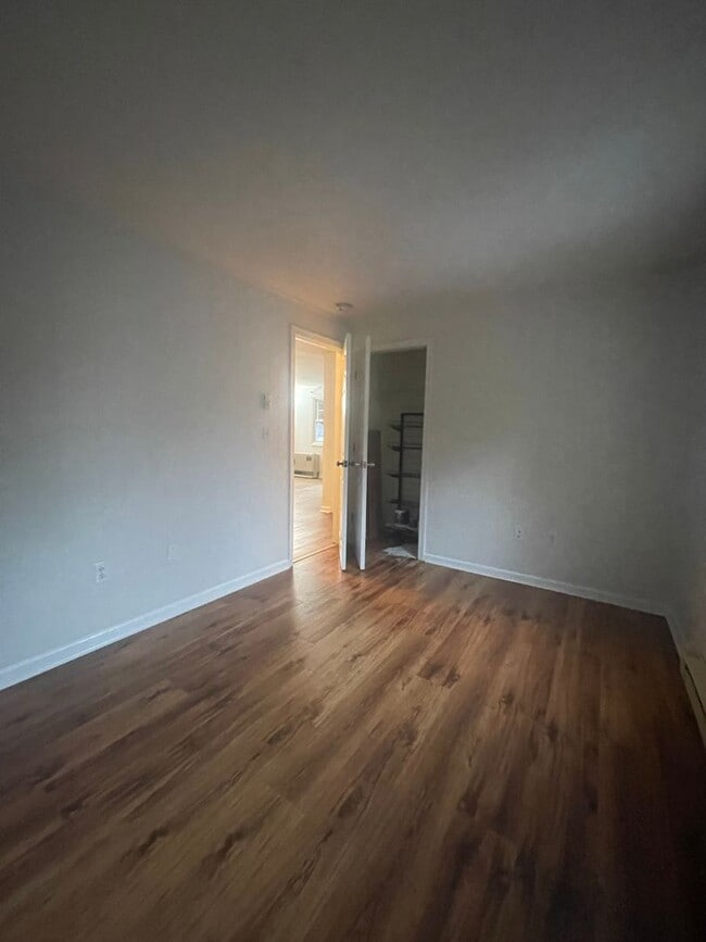 Building Photo - Downtown Kittery- close to the Shipyard