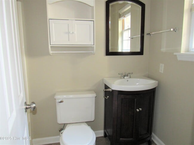 Building Photo - 108 Glenside Ct
