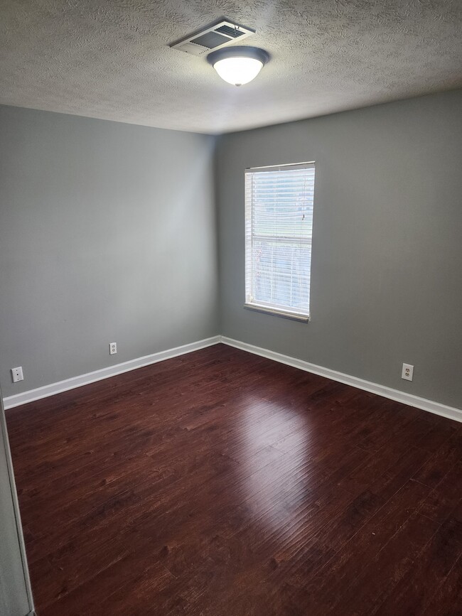 Master Bedroom - 2521 Sonar St