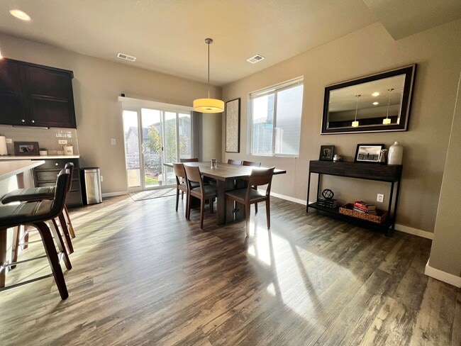 Building Photo - Modern 3 Bed, 2.5 Bath House in North Fort Collins! Available ASAP!