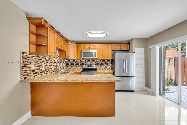Building Photo - 9100 SW 22nd Ct