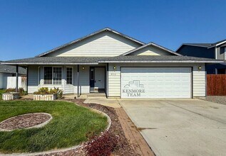 Building Photo - 8215 Camano Dr