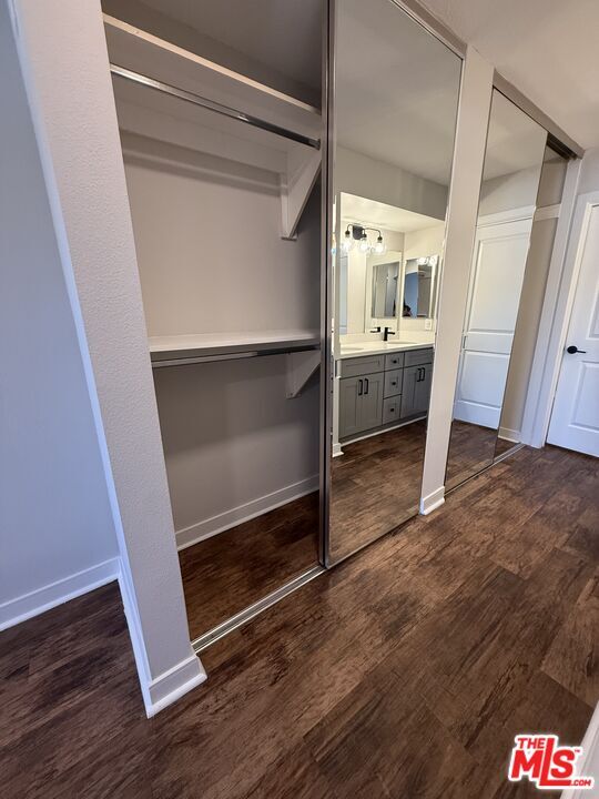 Building Photo - 7660 Beverly Blvd