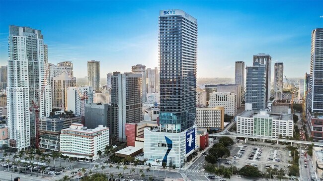 Building Photo - 398 NE 5th St