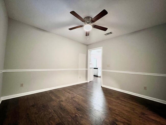 Building Photo - AVAILABLE JUNE [NO PETS PERMITTED]