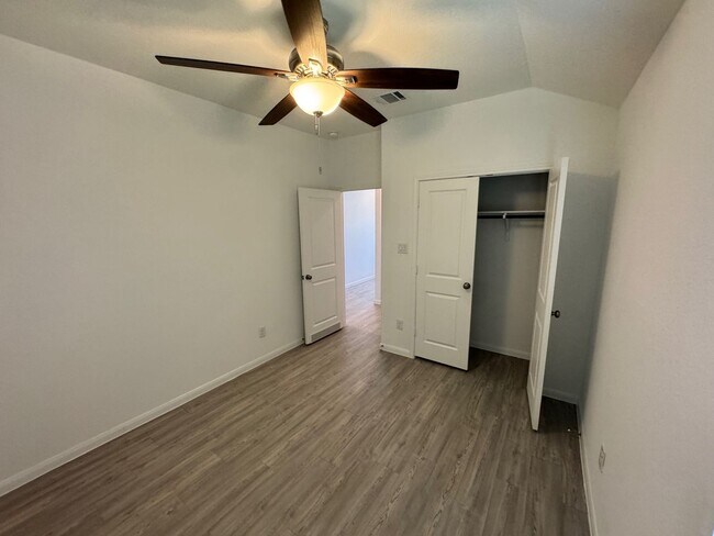 Building Photo - Modern Comfort & Style in This 2022-Built ...