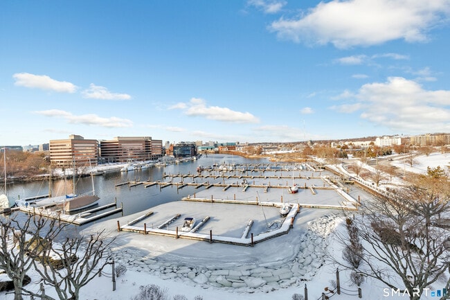 Building Photo - 43 Harbor Dr