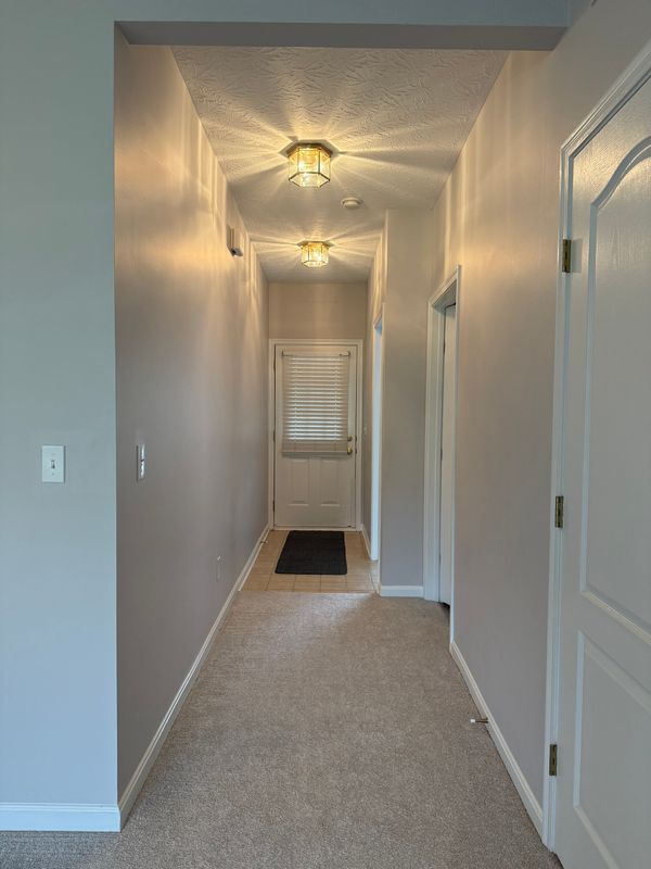Building Photo - 5840 Bayswater