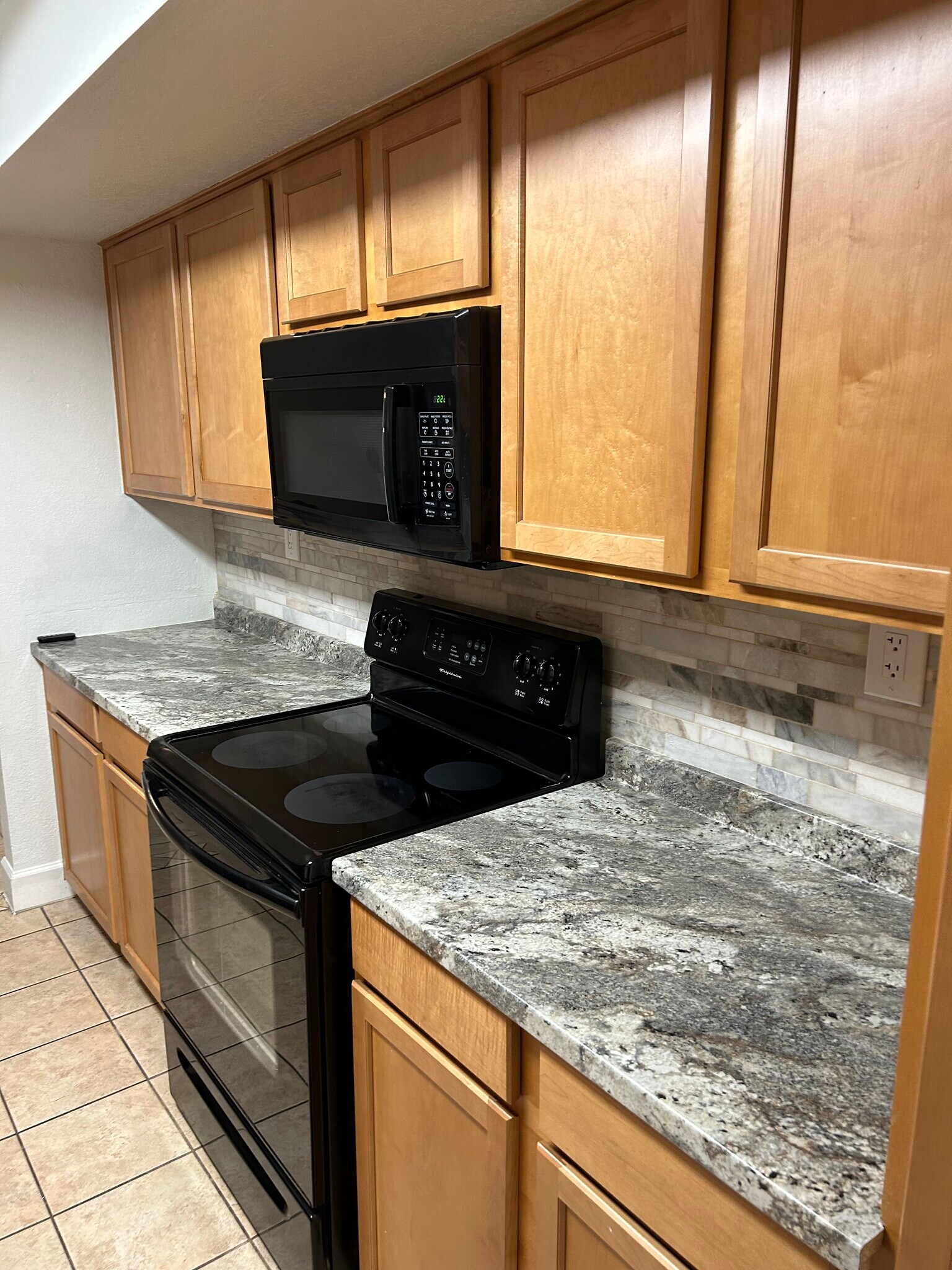Kitchen - 3825 E Camelback Rd