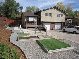 Building Photo - 917 Pioneer Ln