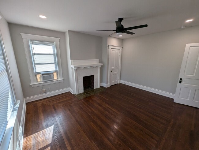 Building Photo - 2145 Slane Ave